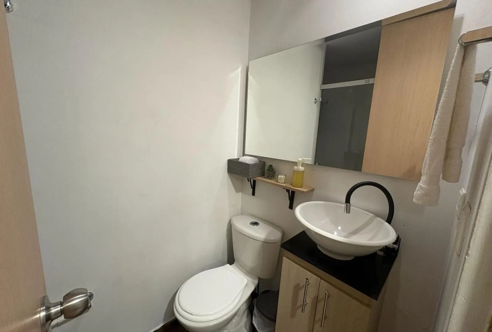 Aparment In Medellin - Pet-Friendly -Parking Apartment Colombia
